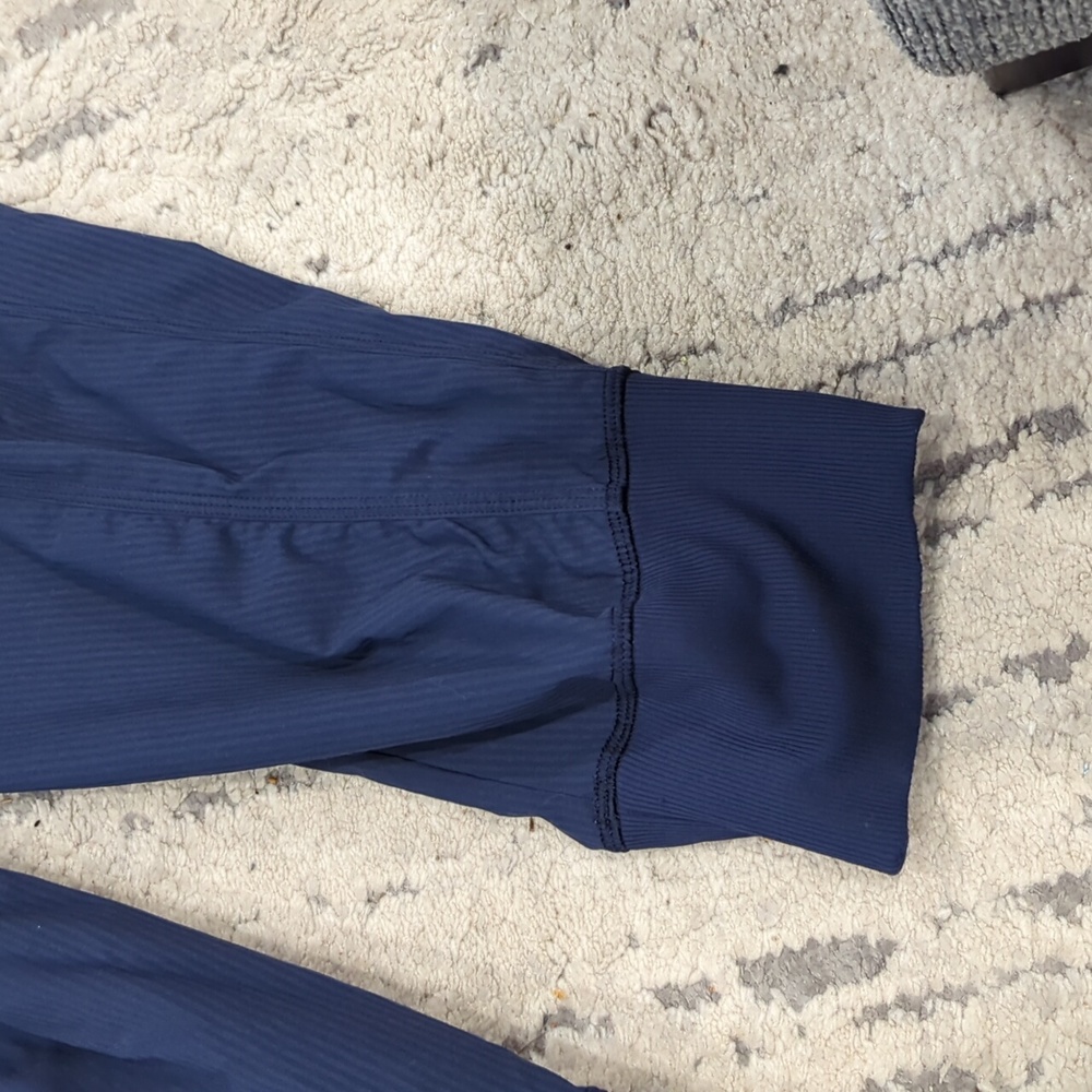 Lululemon In Flux Crop Inkwell - Picture 9 of 12